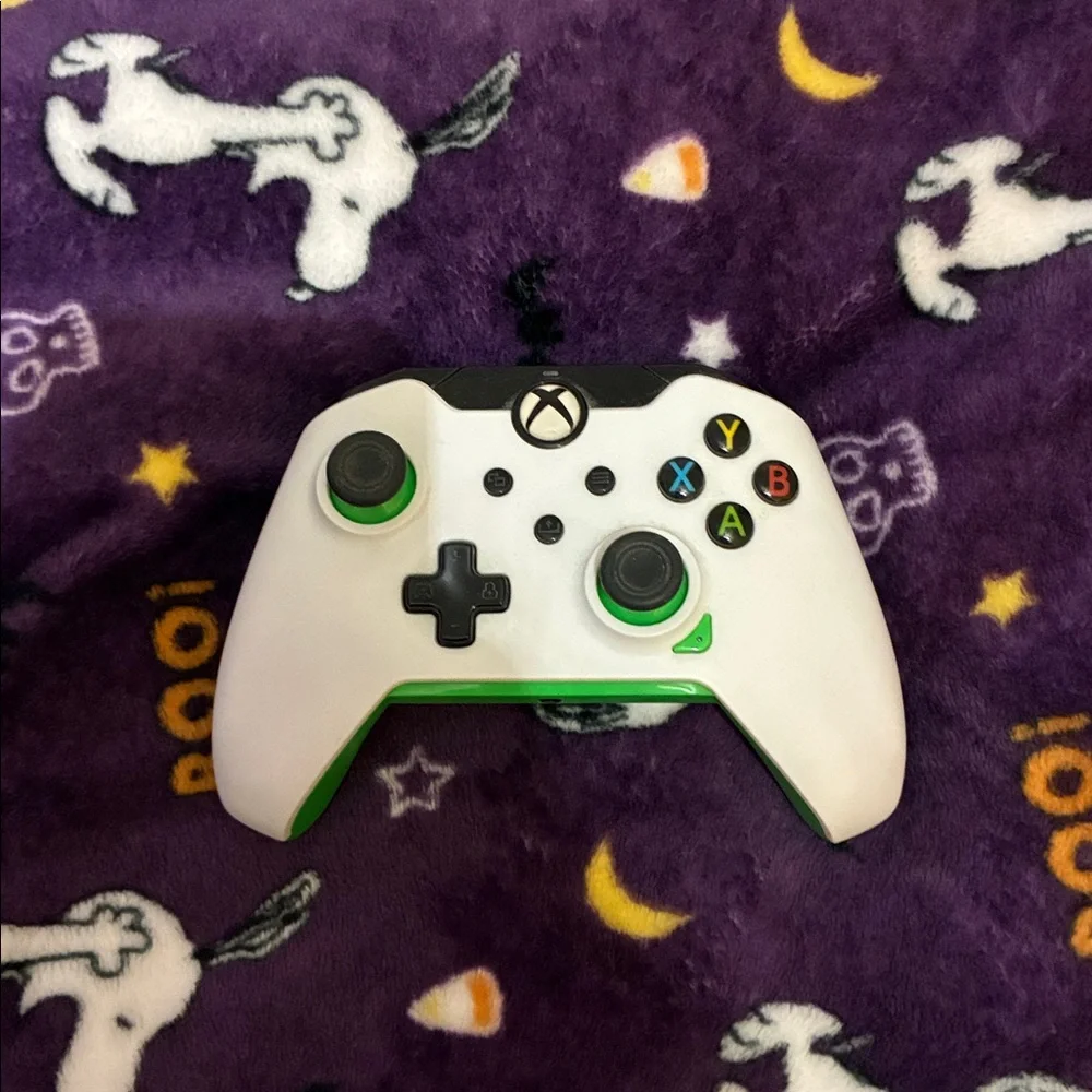 WORKING Xbox One Console With Wired Controller and ALL CABLES